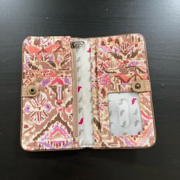 Sakroots Women’s Bi-Fold Wallet - Picture 6 of 9